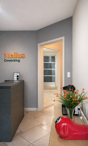 Recepcao-moderna-do-Nellus-Coworking.png